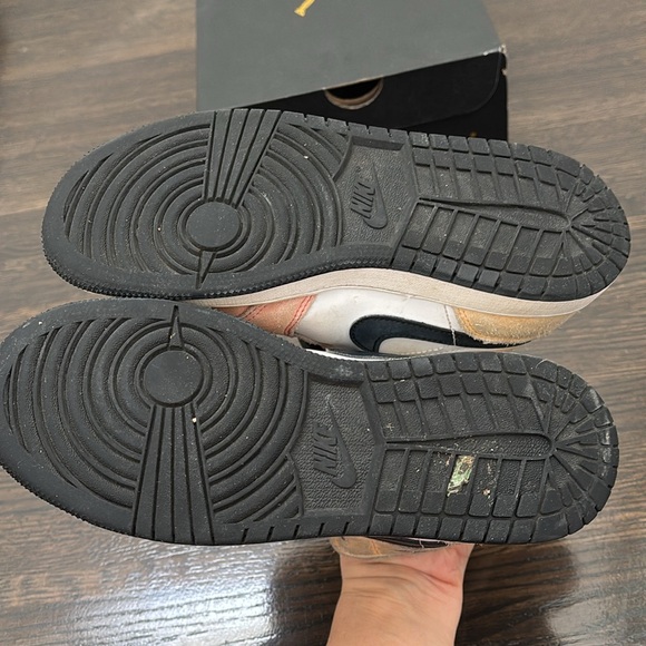 Air Jordan mid top runners - Picture 8 of 8